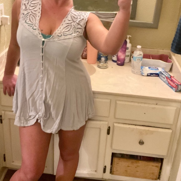 NEW LISTING ‼️FREE PEOPLE Tunic - Picture 3 of 8